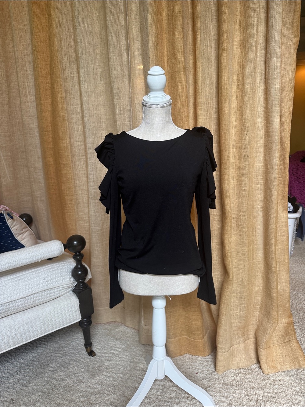Susana Monaco Black Long-Sleeve Ruffle Shoulder Top